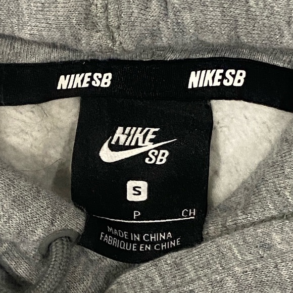 Nike SB vintage X hype Gray Hoodie with Long Sleeves and Graphic Design - Picture 2 of 4